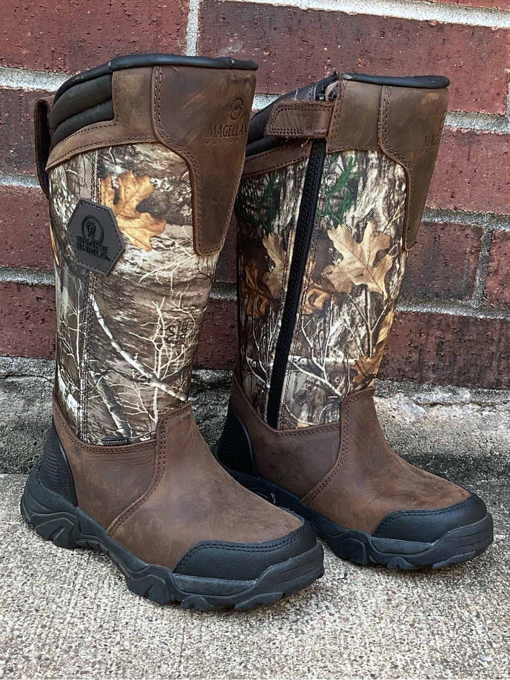 Magellan Outdoors Kids/Youth Snake Shield Armor Boots, Sz 3